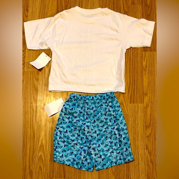Little Ones 2 Piece Dolphin Beach Set - White Tee & Dolphin Shorts -Size 2T -NWT - Picture 5 of 6